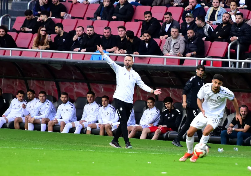 Altay touchline